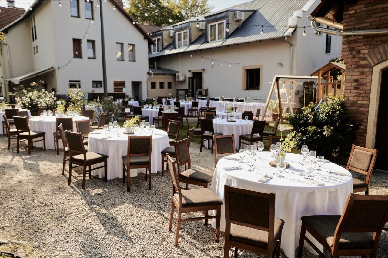 Revesz Hotel, Restaurant And Rosa Spa Győr Exterior foto